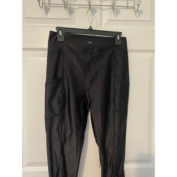 Zuda Women's Black Shiny Leggings with Cross Cross Detail Size‎ Medium - Picture 11 of 13
